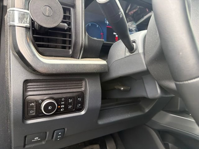 Used 2025 Ford F350 Lariat w/ Lariat Ultimate Package AWD/4WD image 20