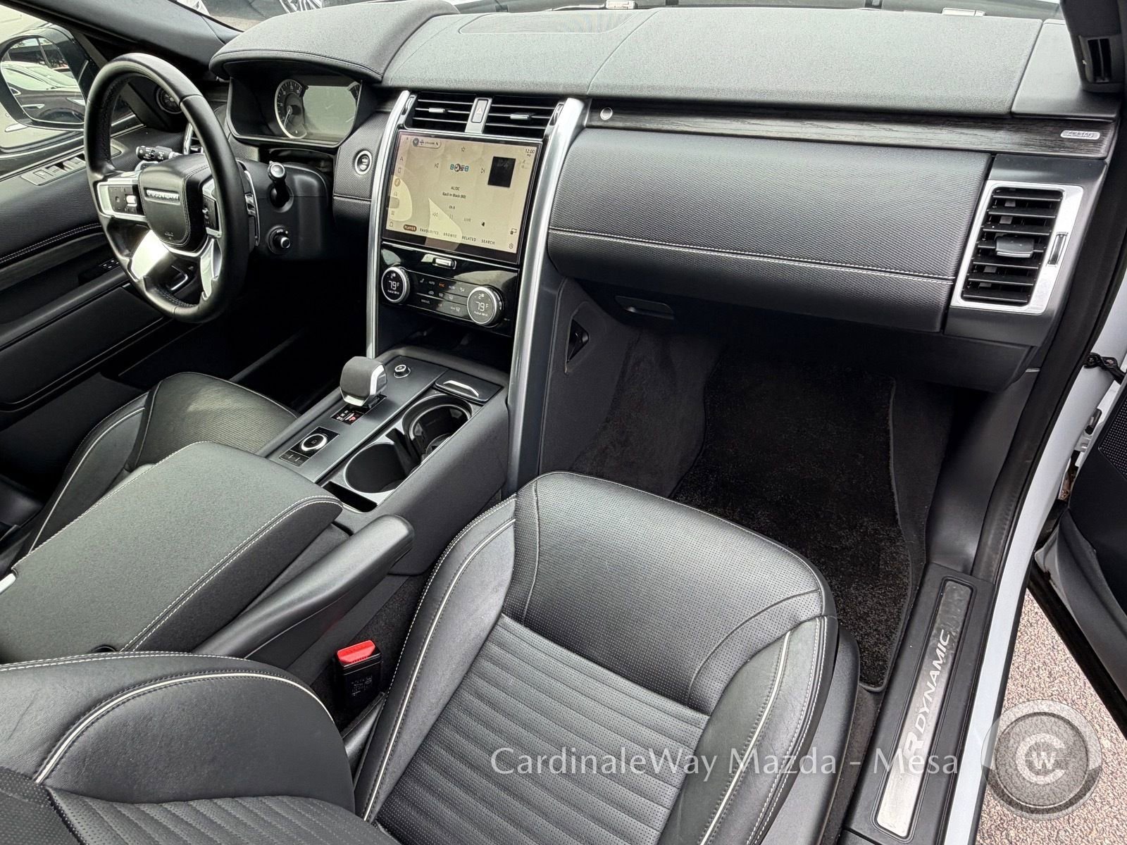 Used 2023 Land Rover Discovery Metropolitan Edition image 11
