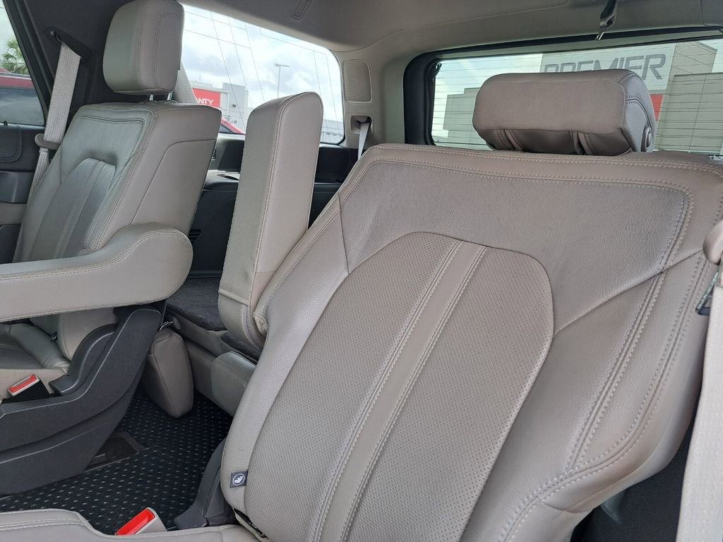 Used 2018 Ford Expedition Limited w/ Equipment Group 301A image 26