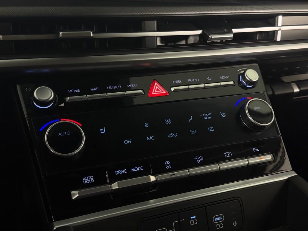 Used 2025 Hyundai Santa Fe SEL image 16