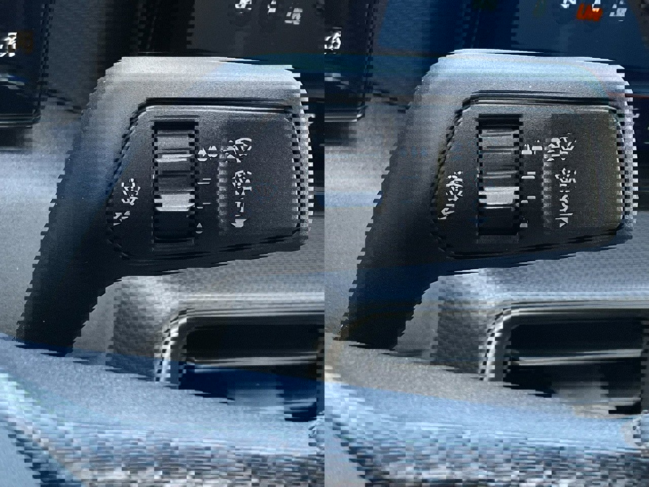 Used 2025 Ford Mustang Coupe image 23