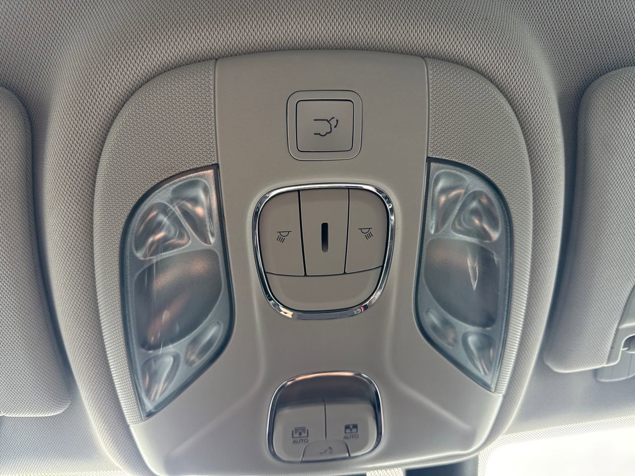 Used 2019 Jeep Compass Trailhawk w/ Cold Weather Group AWD/4WD image 30