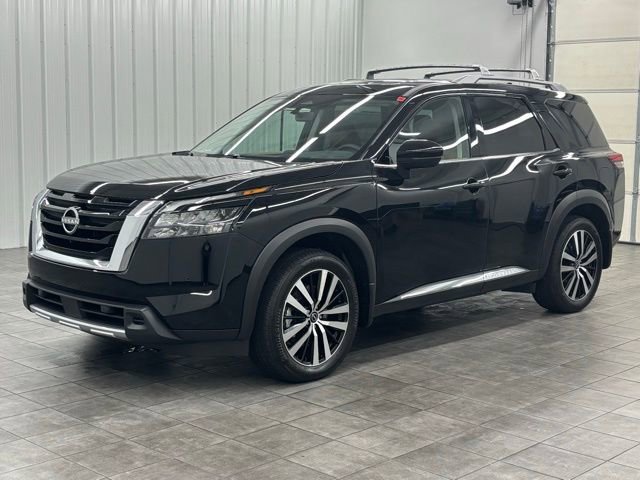 Used 2025 Nissan Pathfinder Platinum w/ Cargo Package image 5