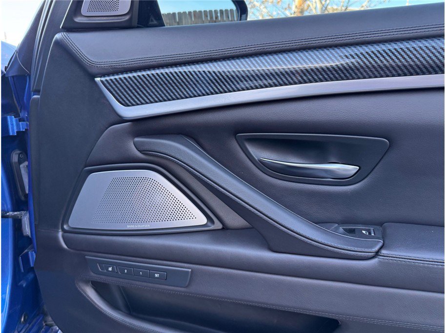Used 2016 BMW M5 RWD image 45