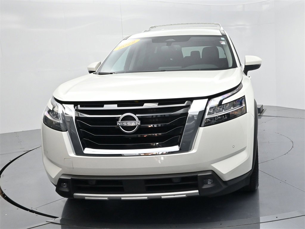 Used 2022 Nissan Pathfinder SL image 3