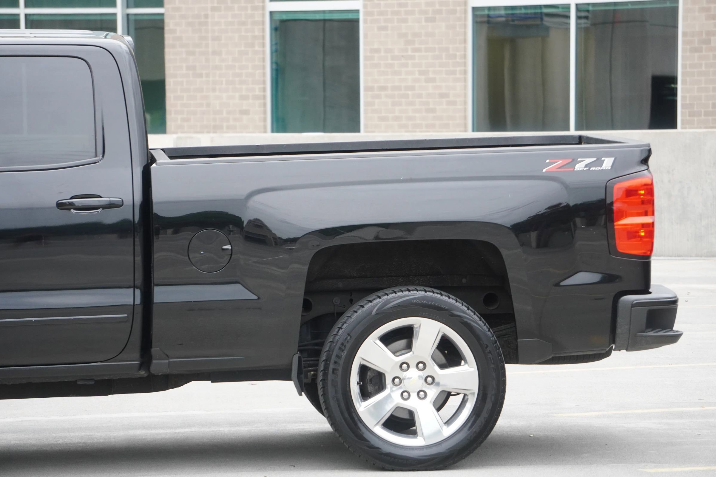 Used 2018 Chevrolet Silverado 1500 LT w/ All Star Edition image 40