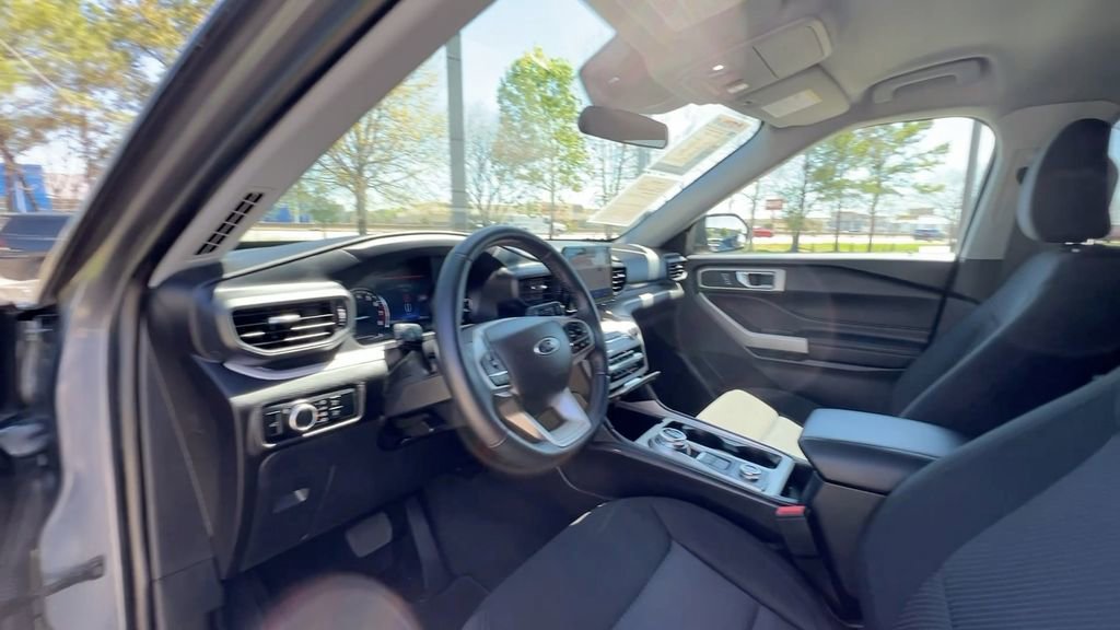 Used 2024 Ford Explorer XLT image 33