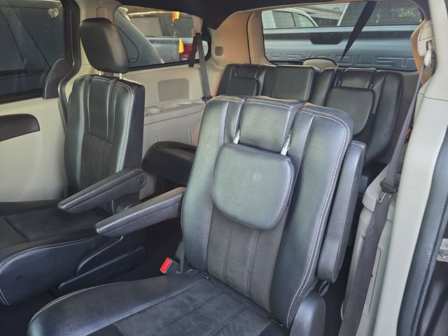 Used 2020 Dodge Grand Caravan SXT FWD image 12