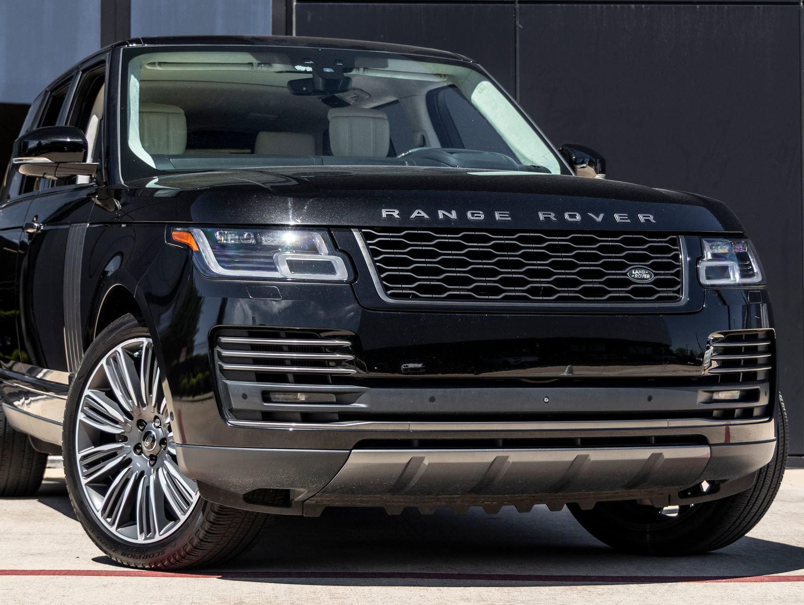 Used 2020 Land Rover Range Rover Autobiography image 5