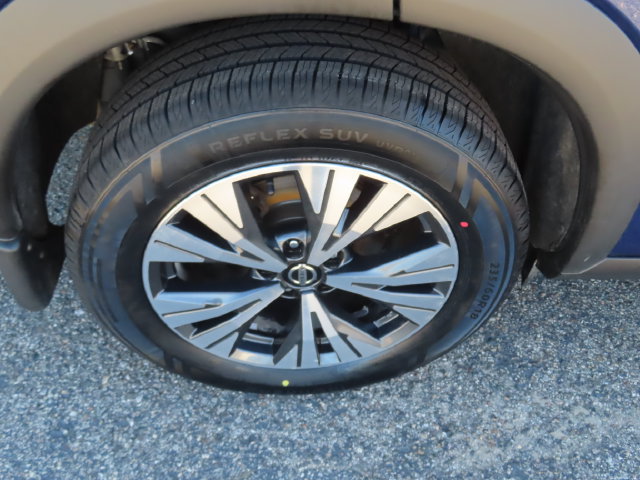Used 2021 Nissan Rogue SV AWD/4WD image 16