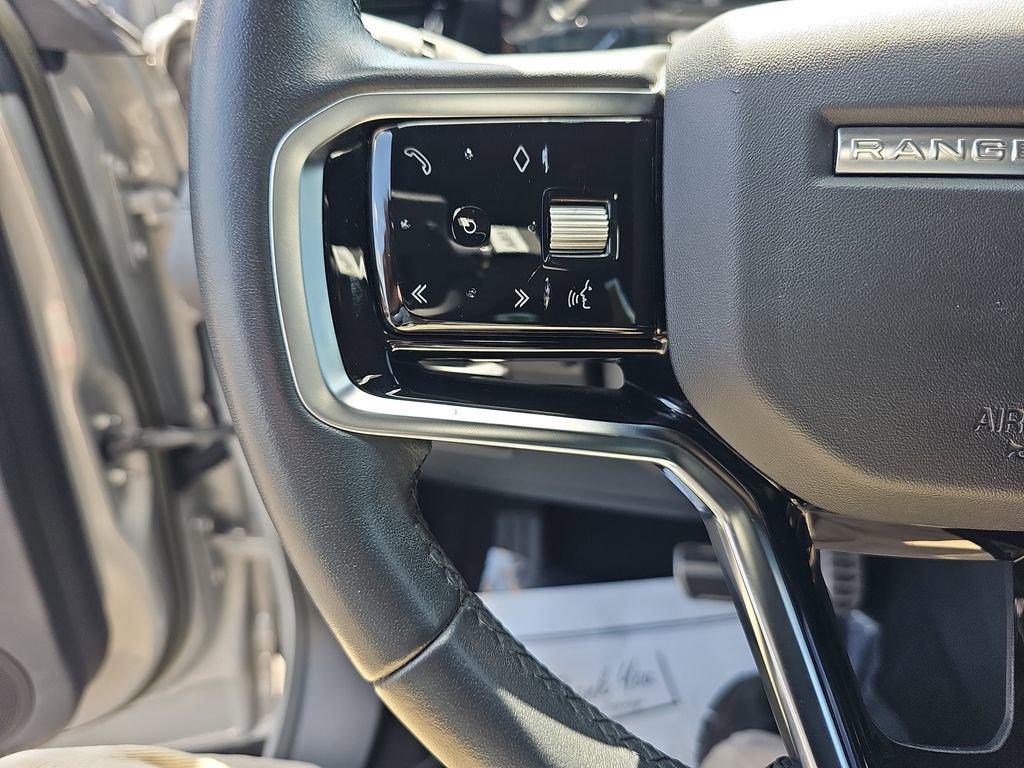 Used 2023 Land Rover Range Rover Evoque R-Dynamic SE image 21
