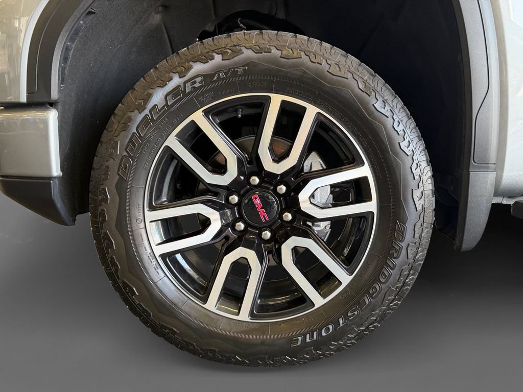Used 2025 GMC Sierra 1500 AT4 w/ AT4 Premium Package AWD/4WD image 15