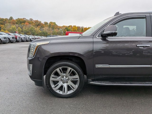 Used 2017 Cadillac Escalade ESV Premium Luxury AWD/4WD image 24