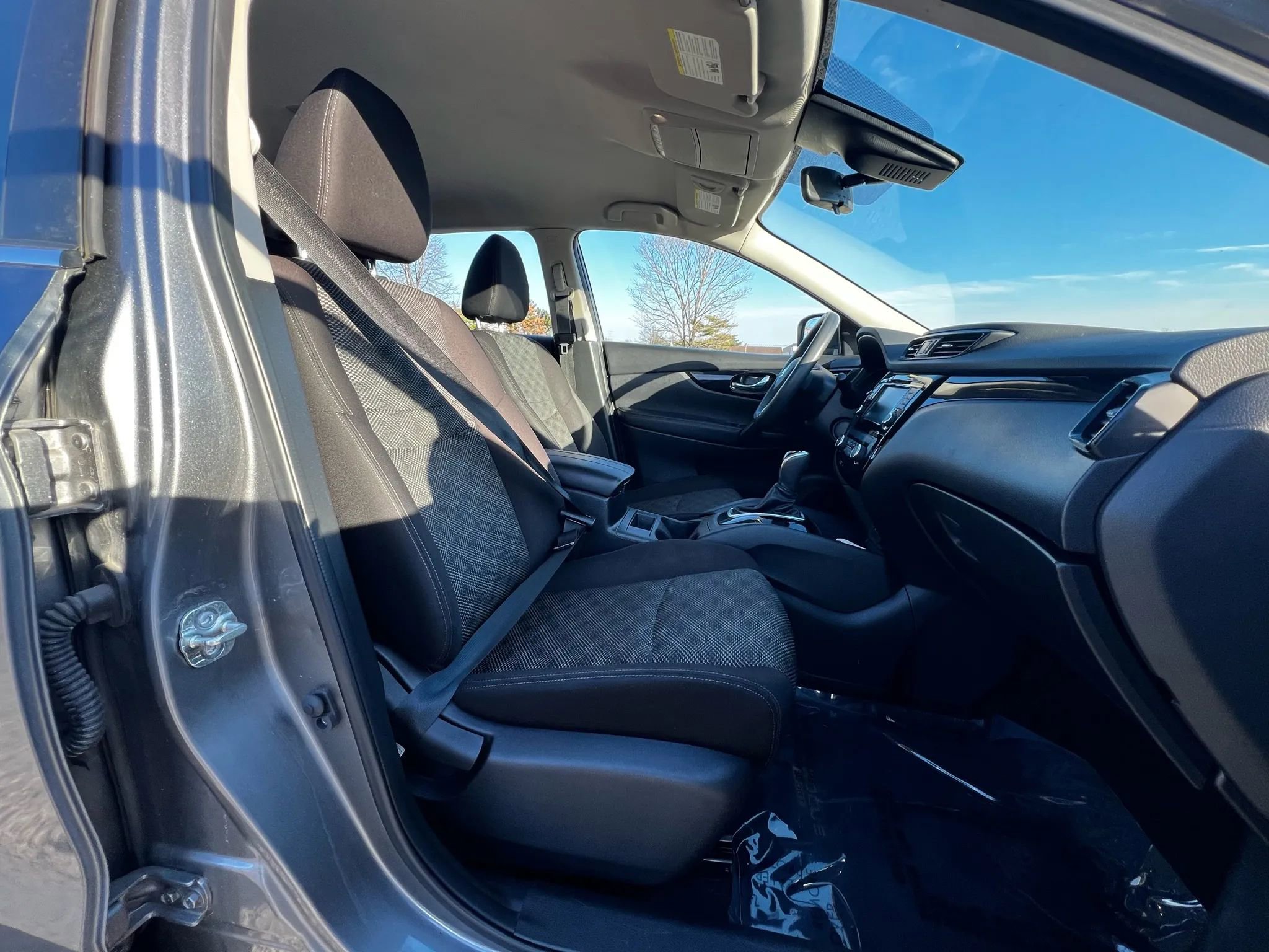 Used 2020 Nissan Rogue Sport SV image 16