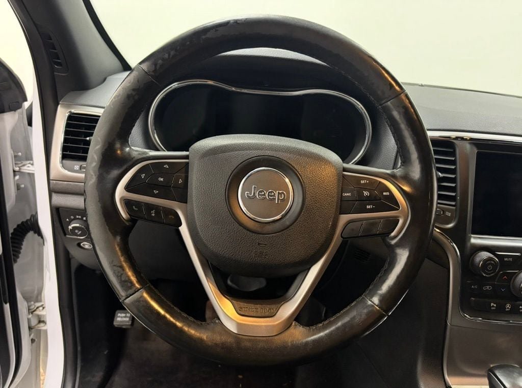 Used 2018 Jeep Grand Cherokee Altitude AWD/4WD image 14