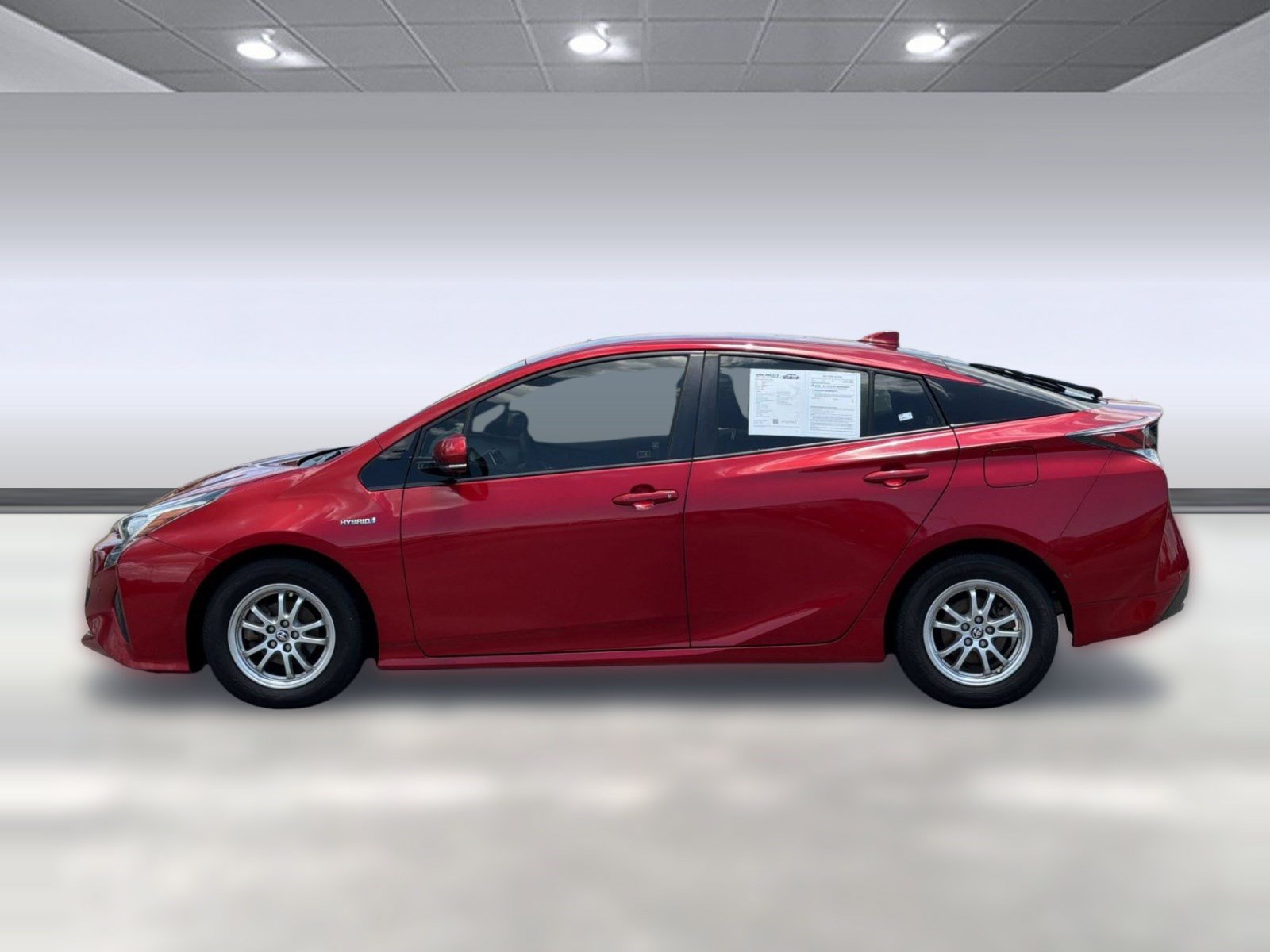 Used 2018 Toyota Prius Two w/ Prius Two Safety Plus Package FWD image 2