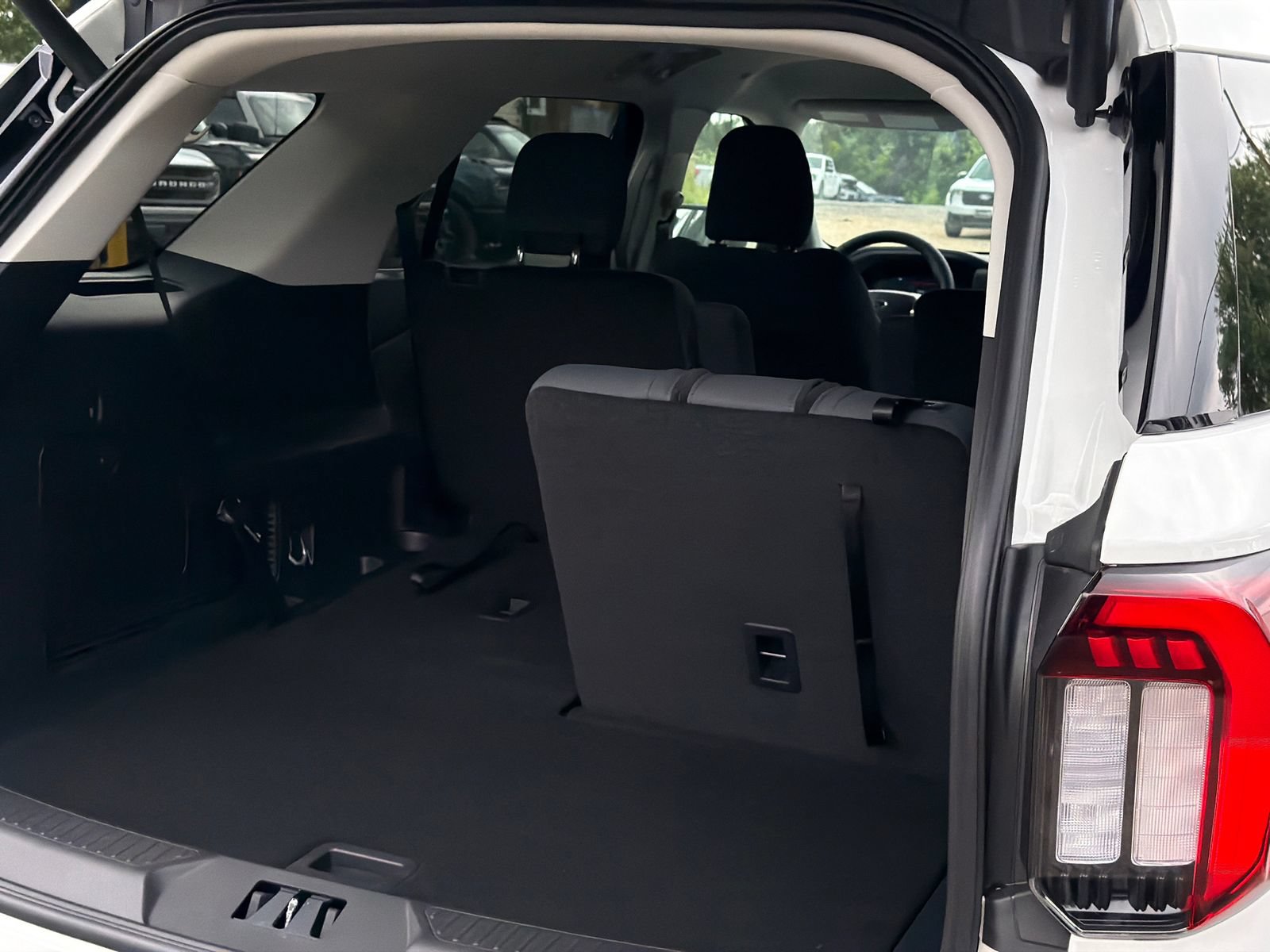 New 2026 Ford Explorer Active AWD/4WD image 8