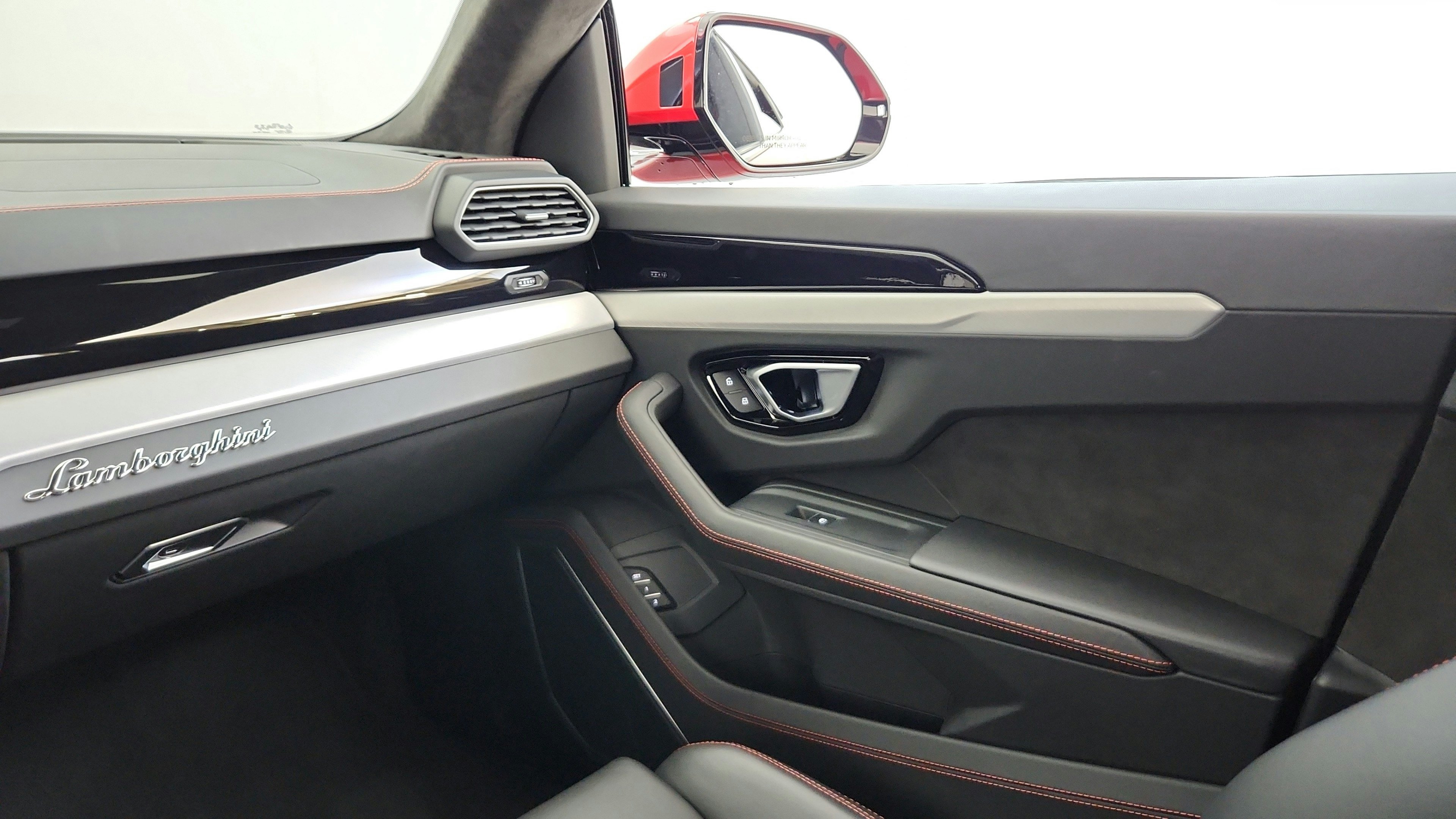 Used 2022 Lamborghini Urus AWD/4WD image 21