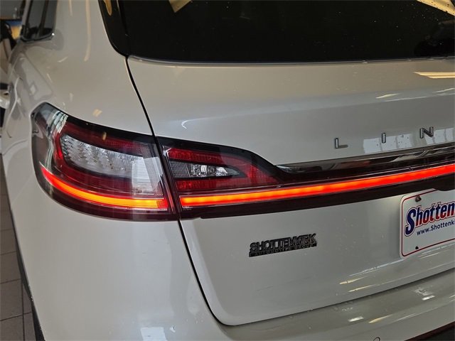 Used 2019 Lincoln Nautilus Reserve image 29