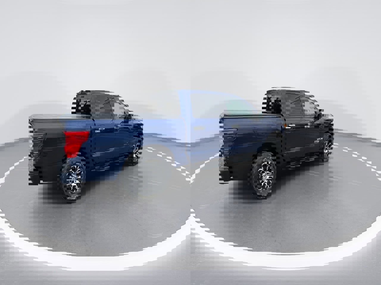 Used 2021 Nissan Titan SV w/ SV Convenience Package image 19