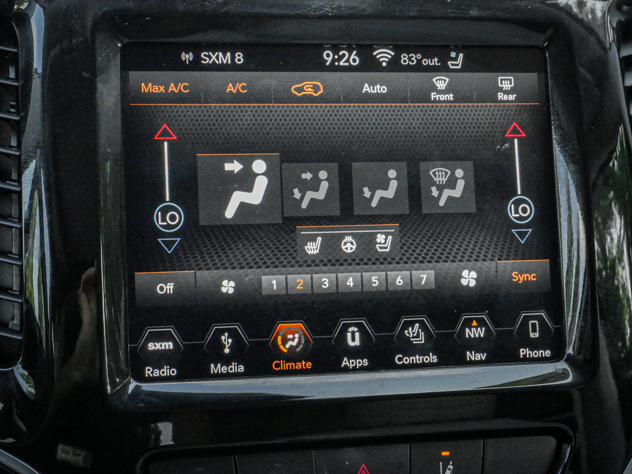 Used 2019 Jeep Cherokee Overland w/ Technology Group AWD/4WD image 23