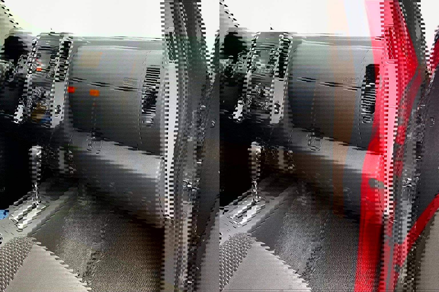 Used 2014 Nissan Frontier PRO-4X image 26