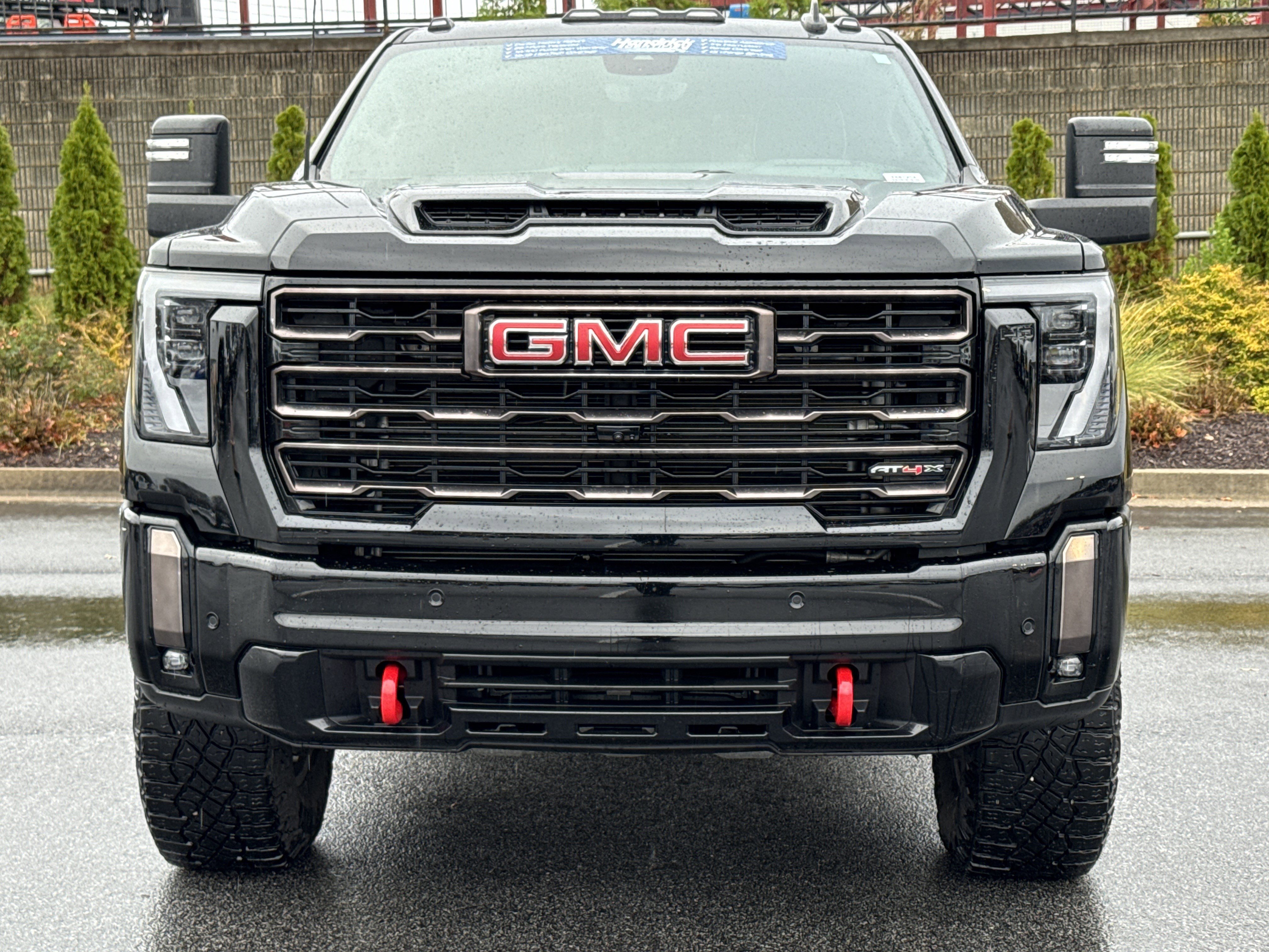 Used 2024 GMC Sierra 2500 AT4X image 3