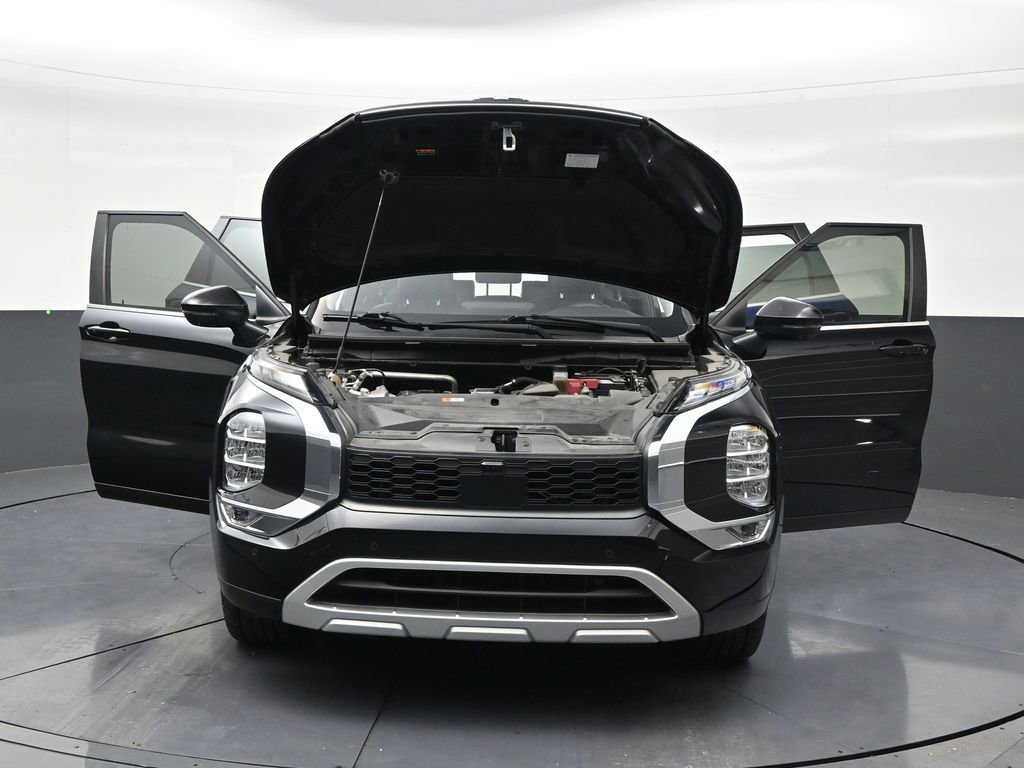 Used 2022 Mitsubishi Outlander SE image 34