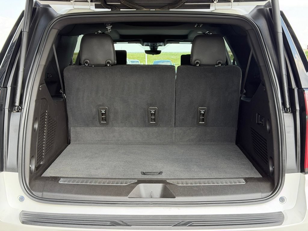 Used 2021 Chevrolet Suburban High Country AWD/4WD image 9