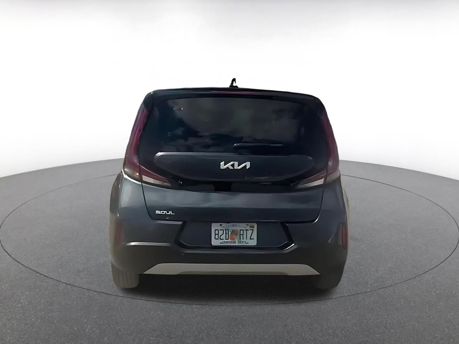 Used 2025 Kia Soul LX w/ LX Technology Package FWD image 10