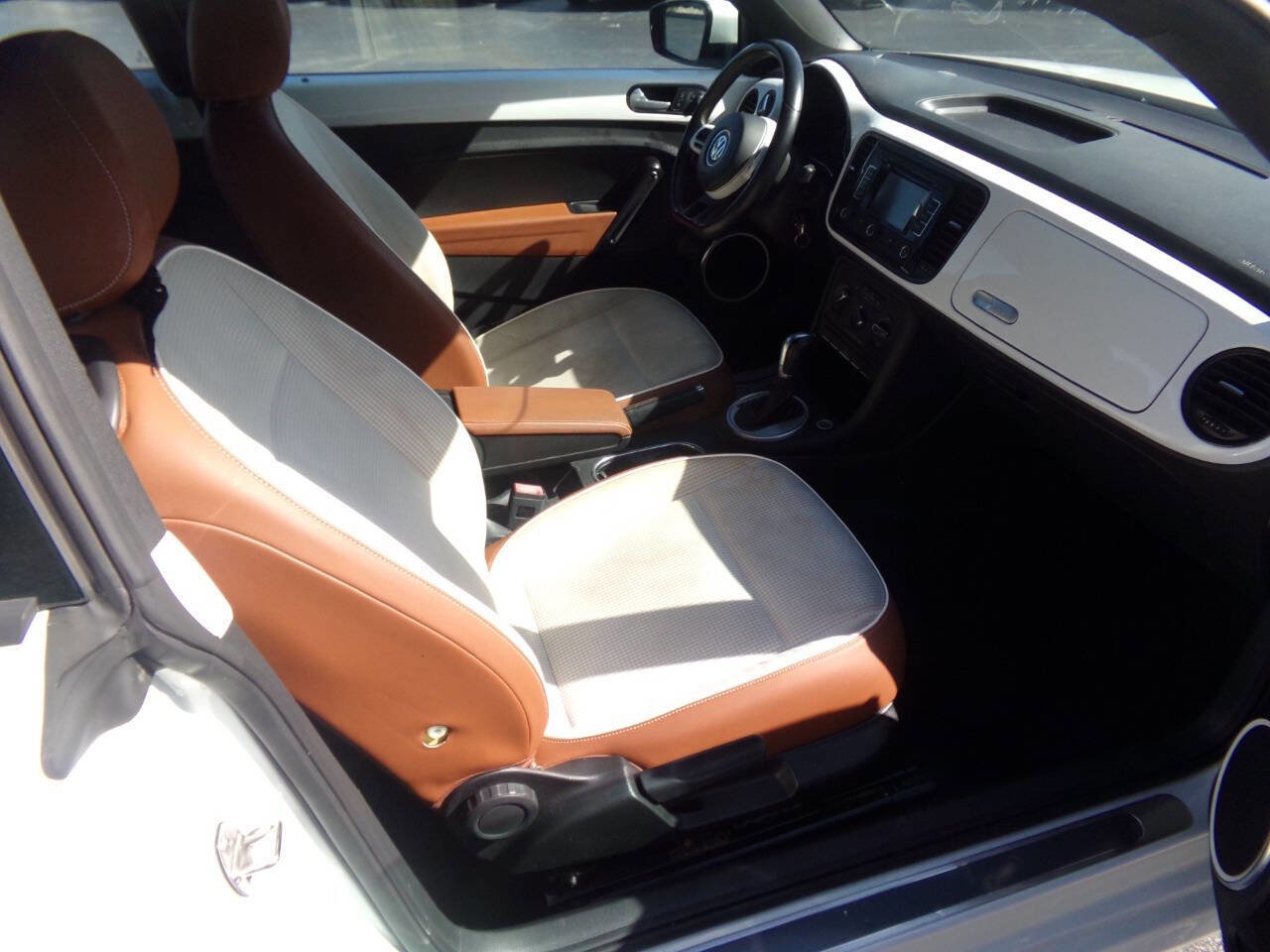 Used 2015 Volkswagen Beetle 1.8T Classic image 13