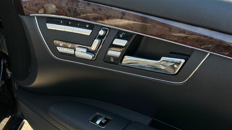 Used 2012 Mercedes-Benz S 550 4MATIC image 31