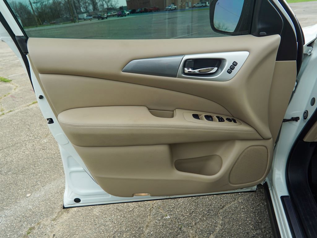 Used 2019 Nissan Pathfinder SL image 19