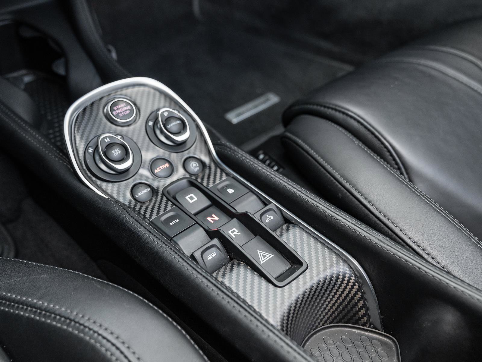 Used 2020 McLaren 570S Spider RWD image 22
