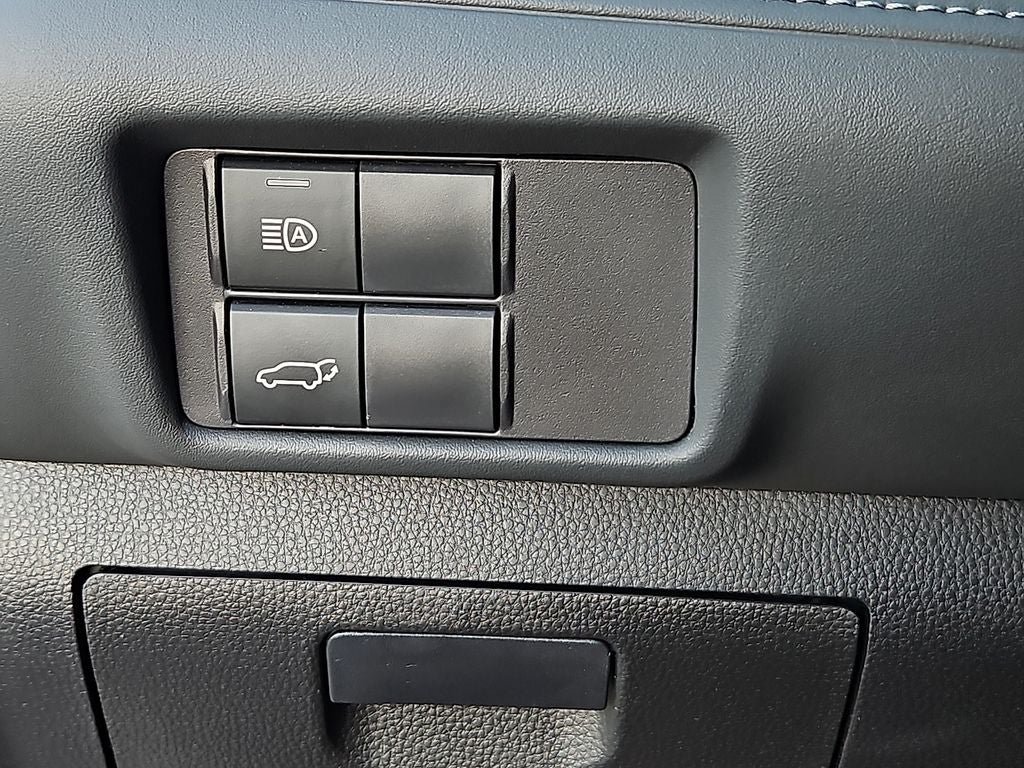 Used 2022 Toyota Highlander XLE FWD image 24