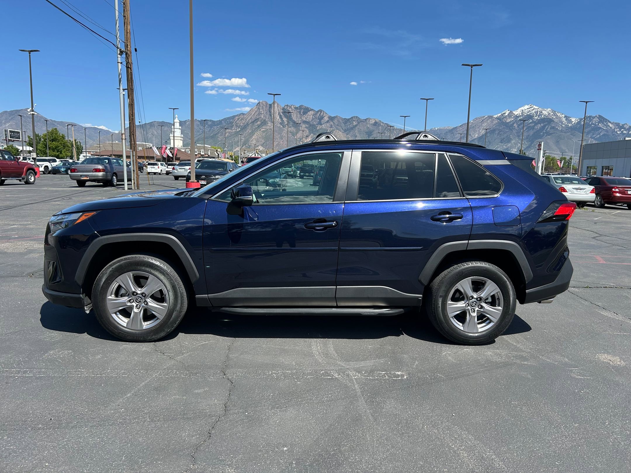 Used 2023 Toyota RAV4 XLE w/ Convenience Package AWD/4WD image 1
