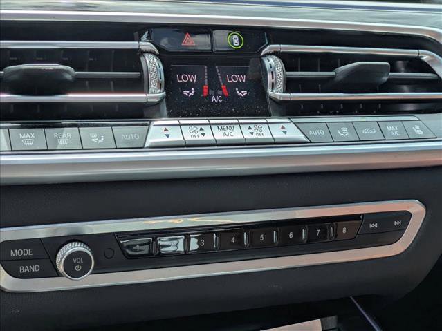 Used 2021 BMW X7 M50i w/ Dynamic Handling Package image 9