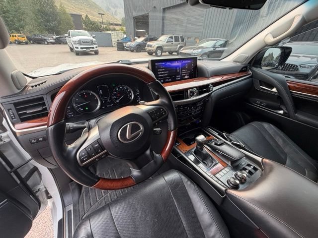 Used 2017 Lexus LX 570 4WD w/ Luxury Package image 19