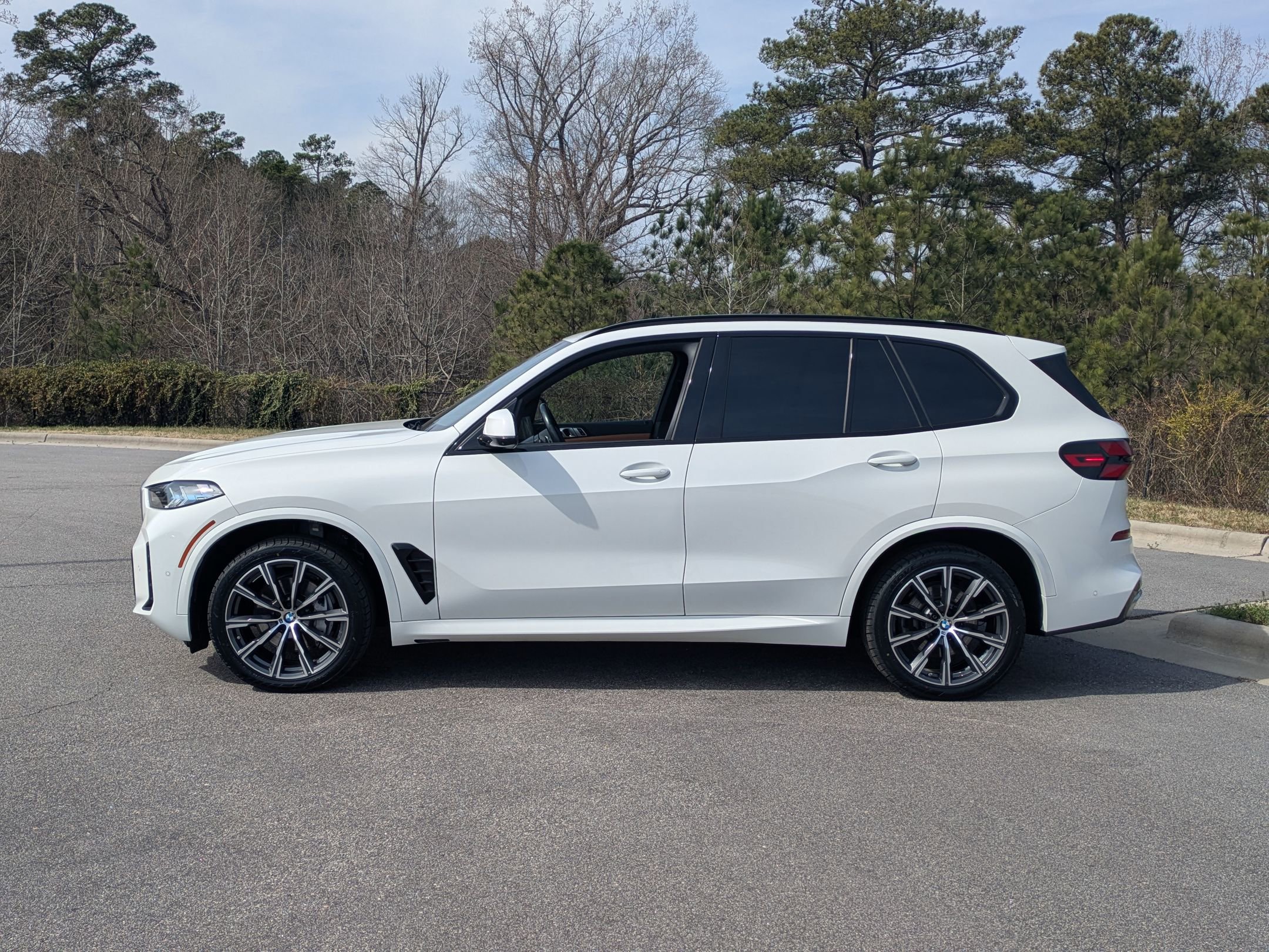 Used 2024 BMW X5 xDrive40i w/ M Sport Package image 8