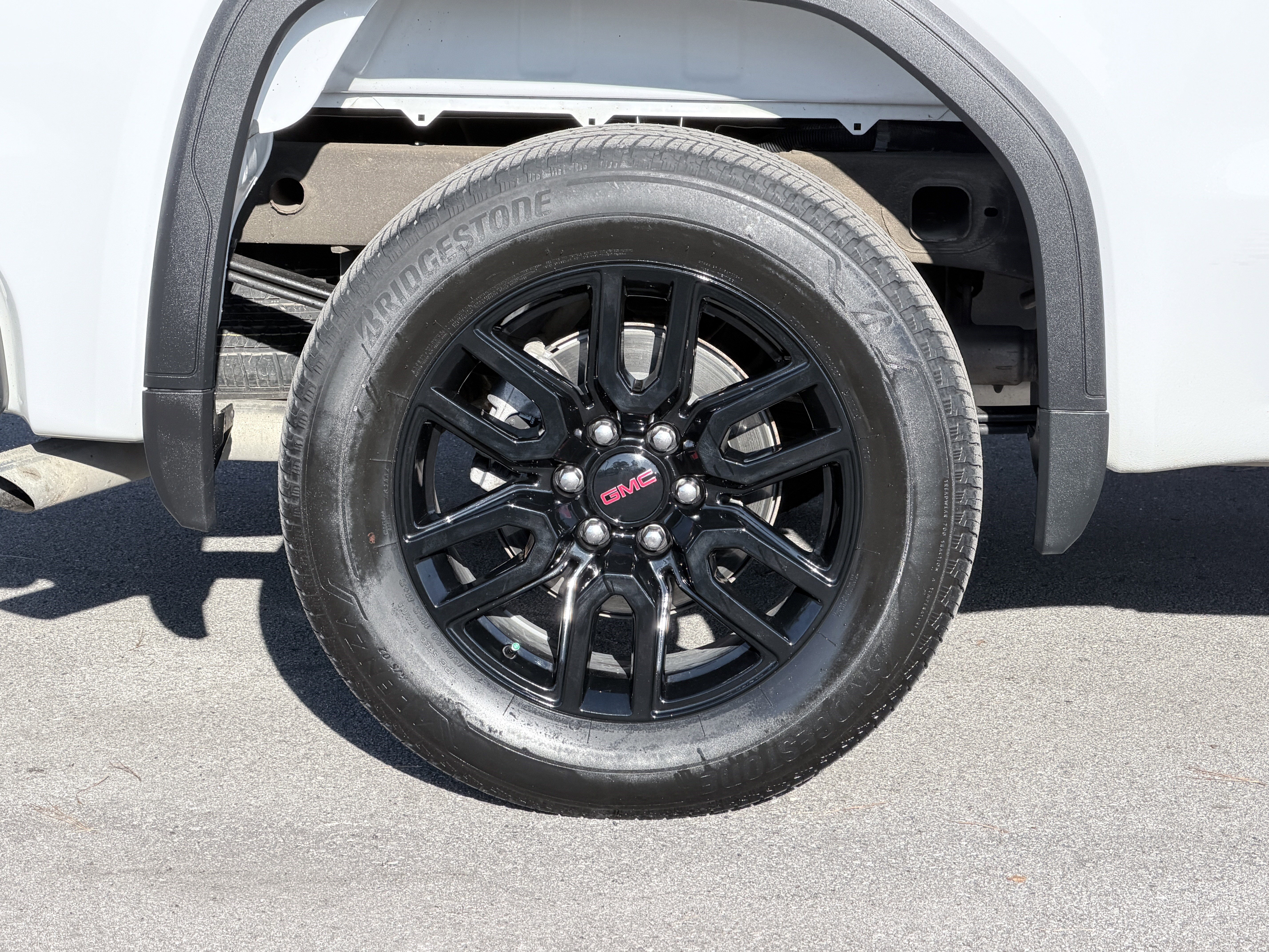 Used 2024 GMC Sierra 1500 Elevation image 12