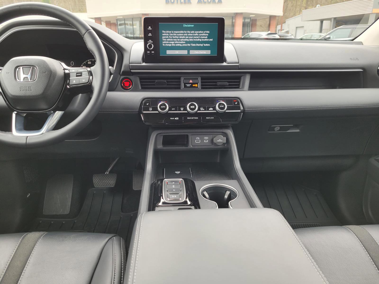 Used 2024 Honda Pilot Touring image 14