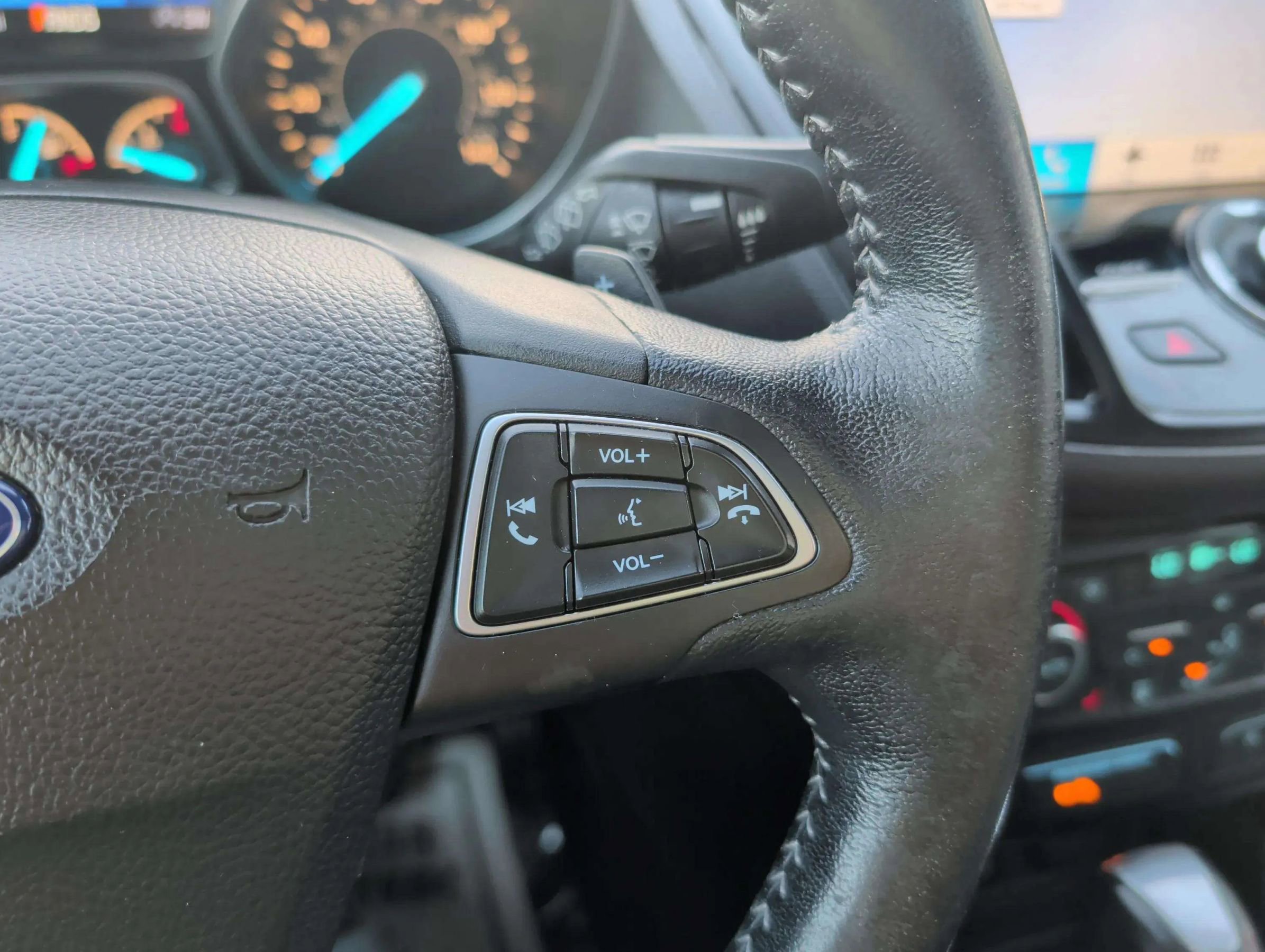 Used 2017 Ford Escape Titanium image 22