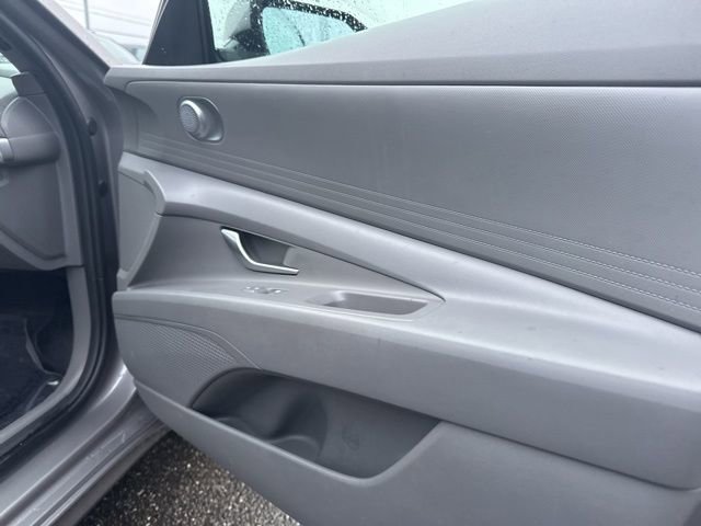 Used 2022 Hyundai Elantra SEL image 10