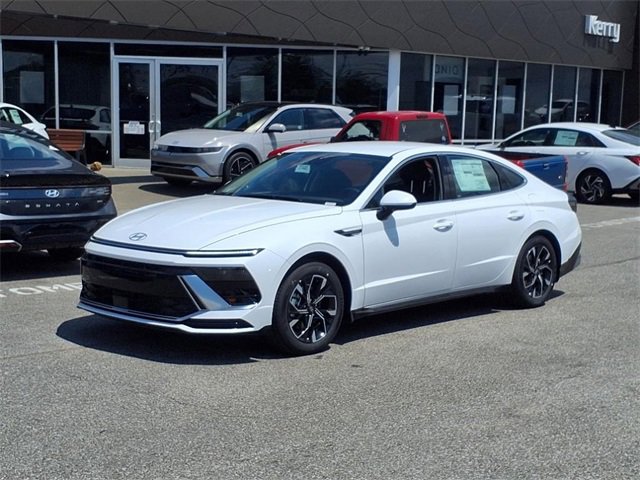 New 2025 Hyundai Sonata SEL image 2