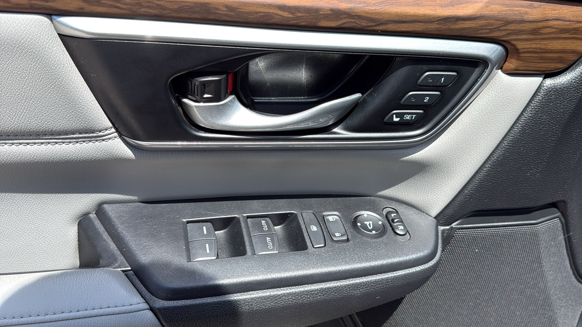 Used 2021 Honda CR-V EX-L image 11