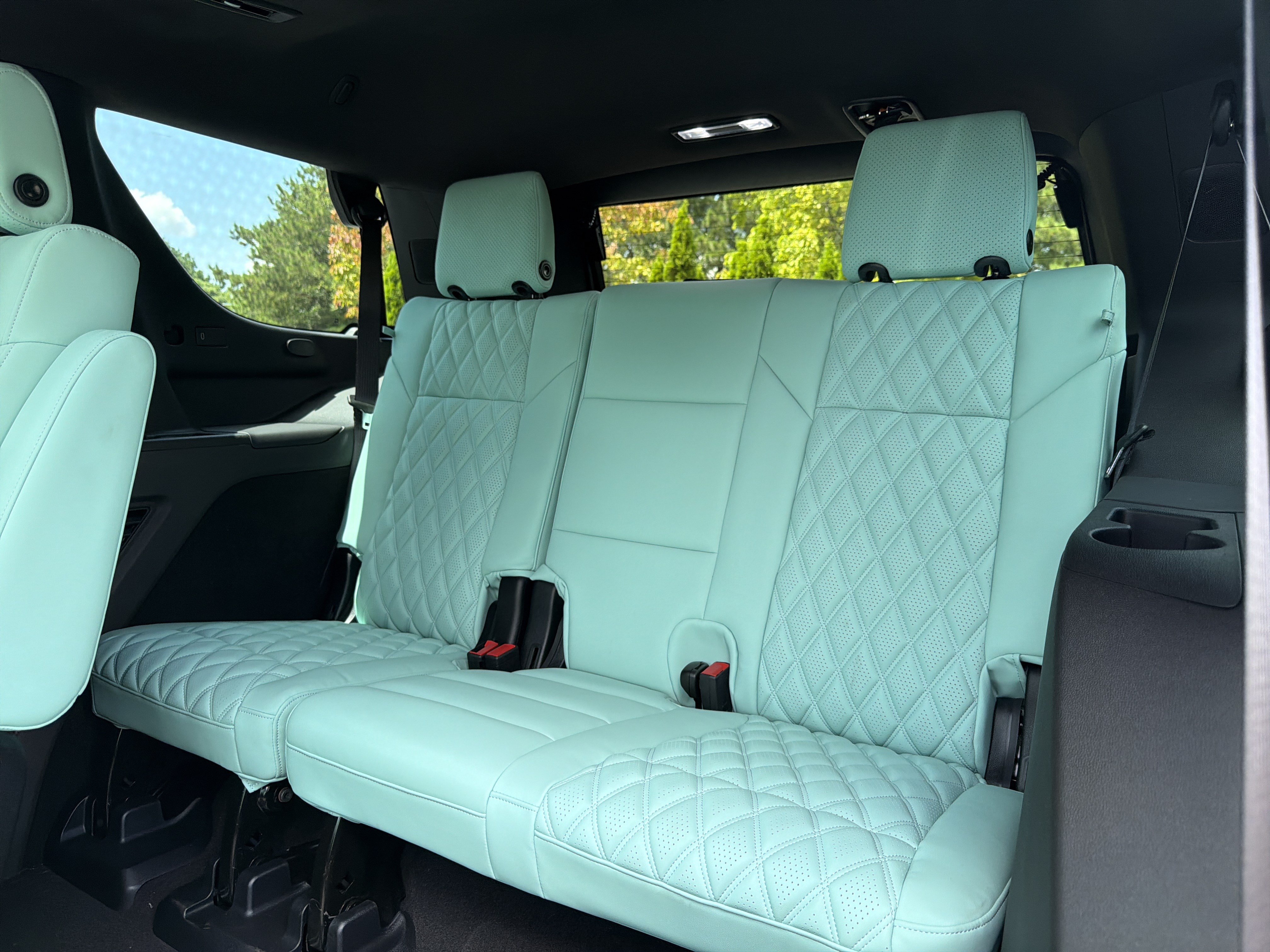 Used 2026 Cadillac Escalade Platinum Sport w/ LPO, Floor Liner Package AWD/4WD image 11