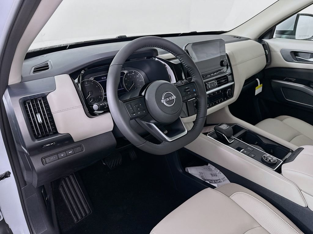 New 2025 Nissan Pathfinder SL w/ Black Appearance Package image 14