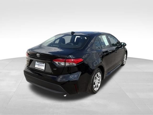 Used 2024 Toyota Corolla LE FWD image 2