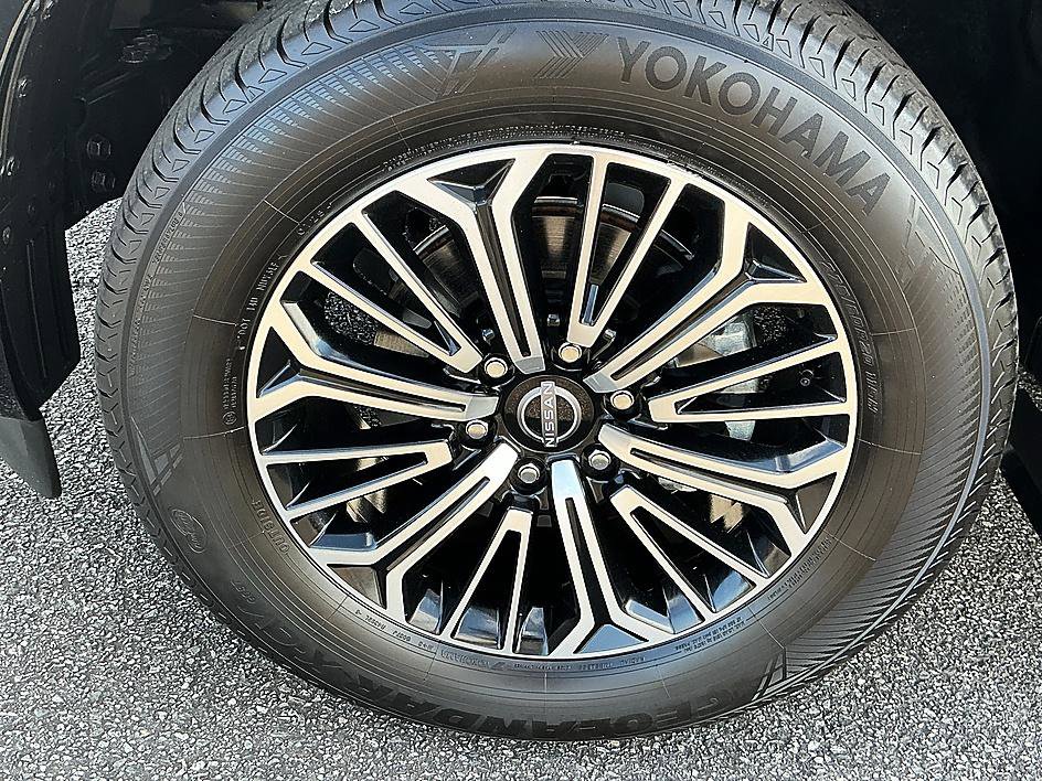 Certified 2025 Nissan Armada SL w/ Captain's Chari Seat Package image 9