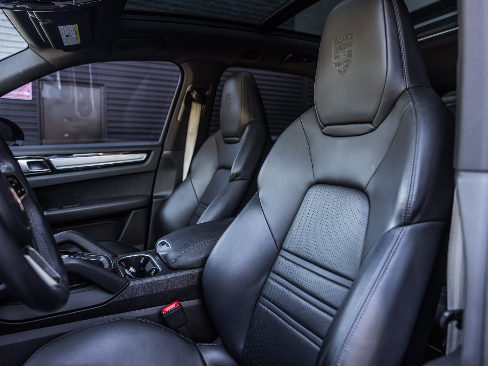 Certified 2023 Porsche Cayenne Platinum Edition AWD/4WD image 5